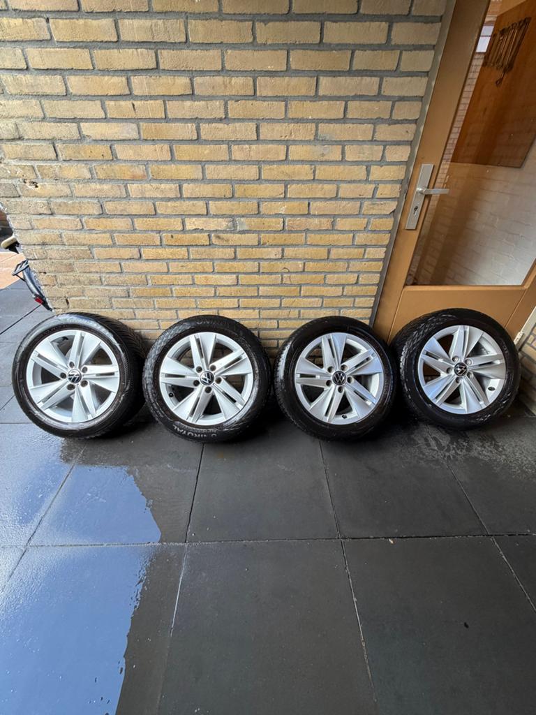 Vw Golf 8 Velgen met banden, Ophalen, Gebruikt, 16 inch, Banden en Velgen