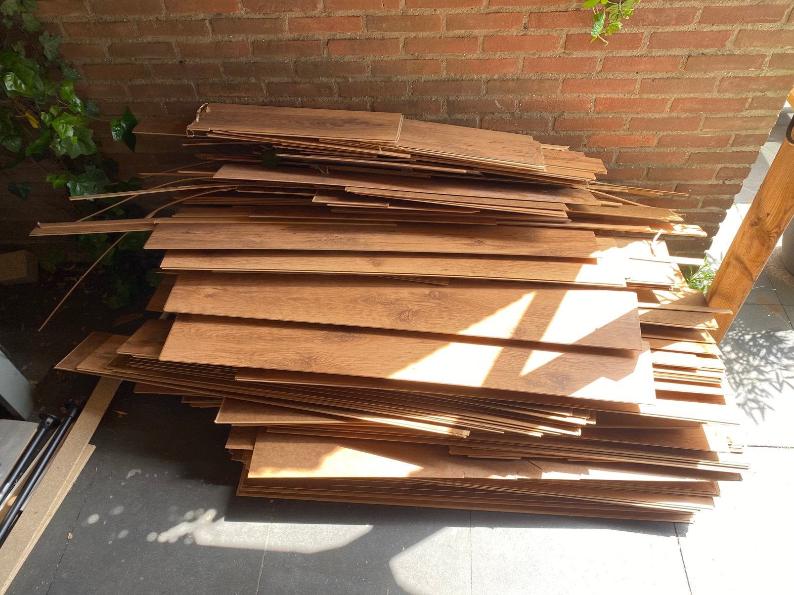 Laminaat vloerdelen +- 65 m2 - Gebruikt, Doe-het-zelf en Verbouw, Ophalen, Gebruikt, 50 tot 150 cm, 10 m² of meer