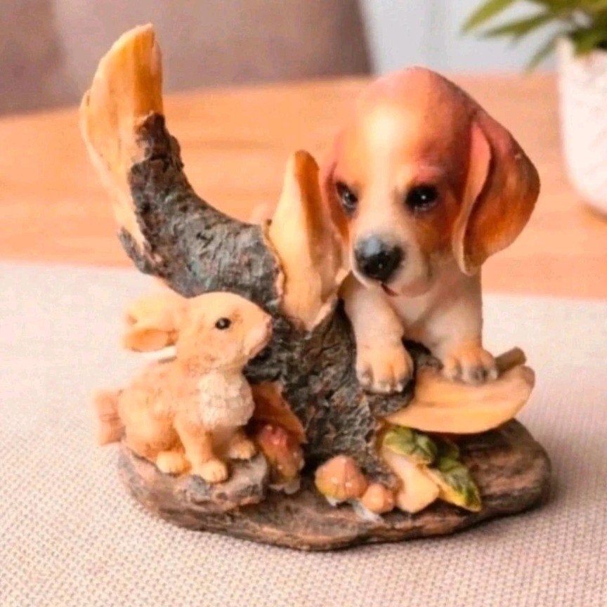 Schattig Beagle Hondenbeeldje met Konijntje - Decoratie, Ophalen of Verzenden, Zo goed als nieuw, Dier