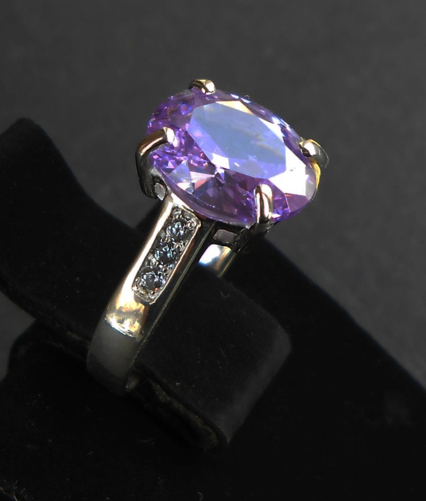 Zilveren ring met een lavendelkleurige amethist, 18 tot 19, Verzenden, Nieuw, Met edelsteen