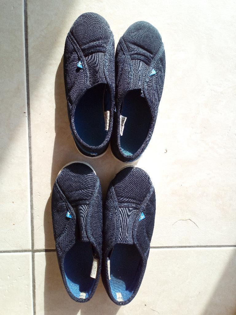 2 paar turnschoenen / pantoffels blauw maat 35., Kinderen en Baby's, Kinderkleding | Schoenen en Sokken, Jongen of Meisje, Overige typen