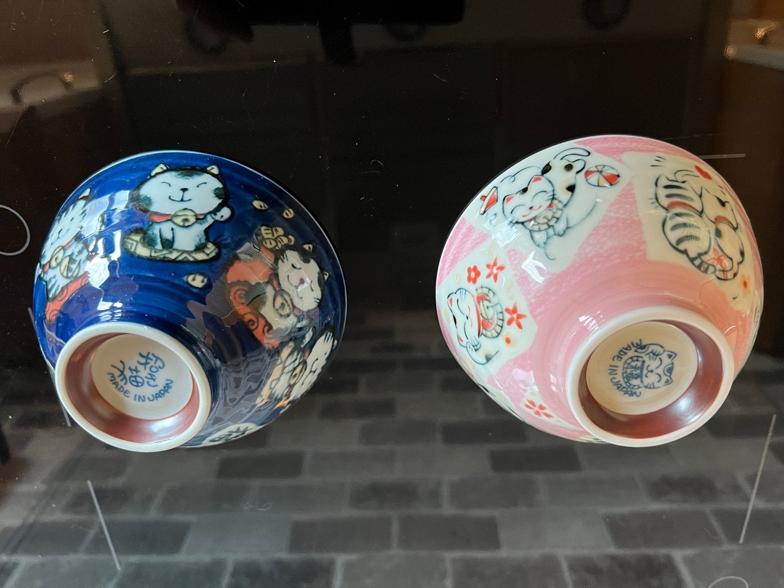 Set van 2 Japanse Maneki Neko Kommetjes - Gelukskatten, Ophalen of Verzenden, Keramiek, Overige stijlen, Kom(men)