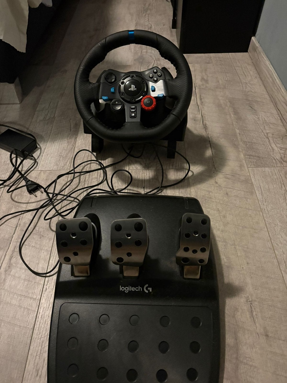 Logitech G29 Driving Force racestuur met pedalen, Ophalen, Racestuur, Force feedback, Zo goed als nieuw