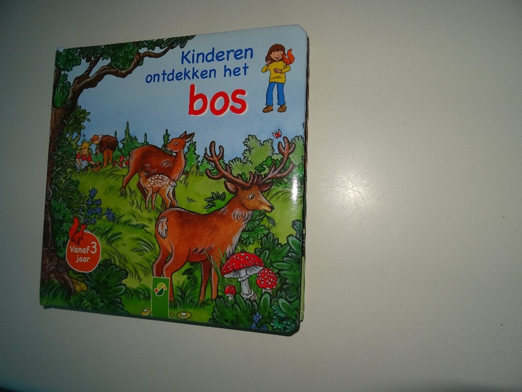 KARTON BOEK - Kinderen ontdekken het BOS v.a. 3 jr, Ophalen, Zo goed als nieuw, 1 tot 2 jaar