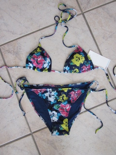 BIKINI blauw GEBLOEMD TRIANGEL van H&M S 36 NIEUW, H&M, Nieuw, Bikini, Verzenden