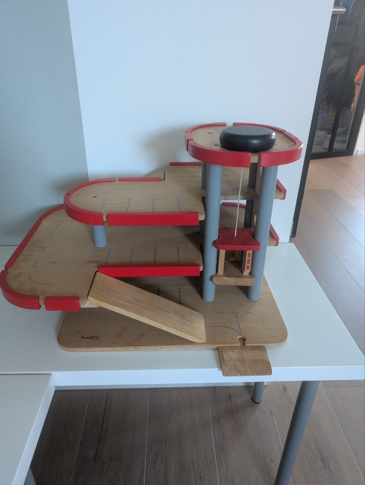 Houten parkeergarage met werkende lift, Kinderen en Baby's, Ophalen, Gebruikt