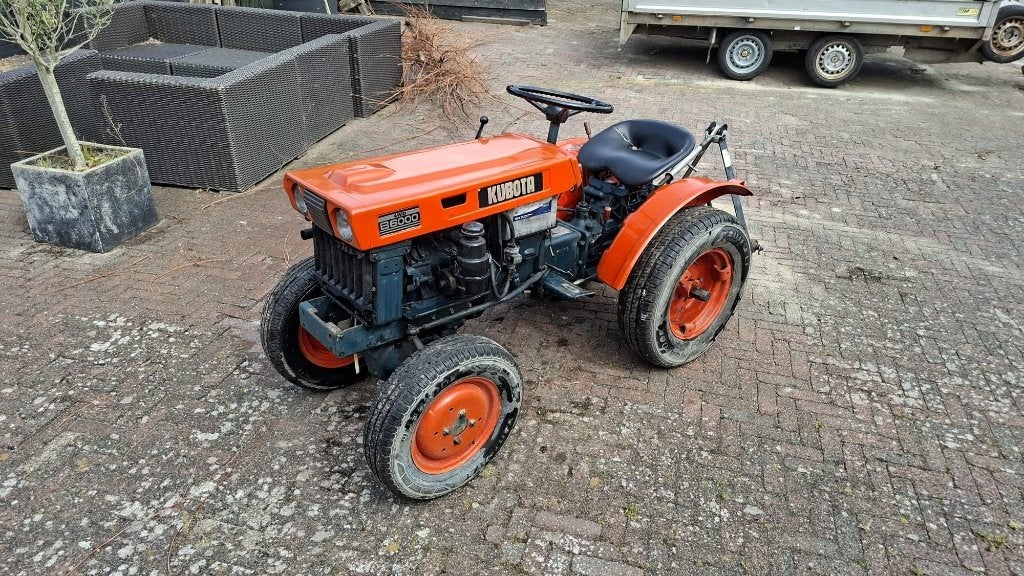 Kubota B6000 4WD, met weidesleep, triangel en palletvork, Ophalen, Gebruikt, Versnellingen, Benzine-grasmaaier