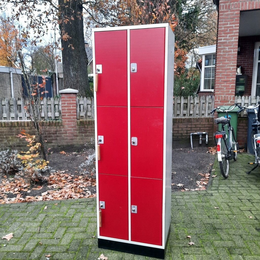 Stoere Rode Lockerkast (6 Vakken) – Snel Ophalen!, Ophalen, Gebruikt, Lockerkast, rode kast, metalen kast, vakkenkast, schuurkast