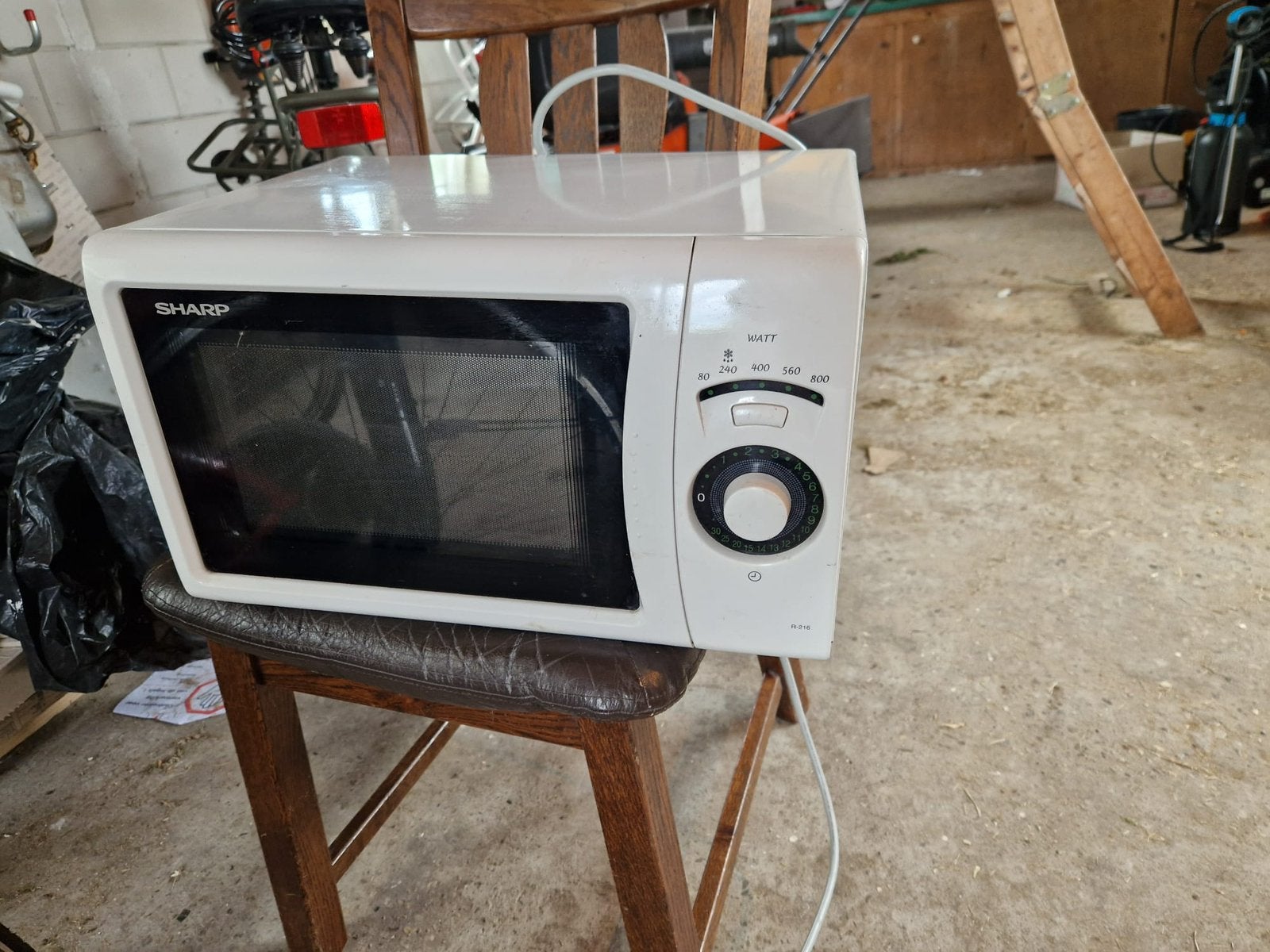 Sharp magnetron, Witgoed en Apparatuur, Magnetrons, Ophalen, Zo goed als nieuw