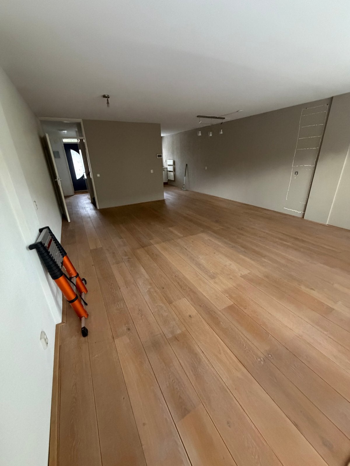 Massief eikenhouten vloer, ca. 35m², licht gebruikt, Gebruikt, 10 m² of meer, 10 tot 30 cm, Hout