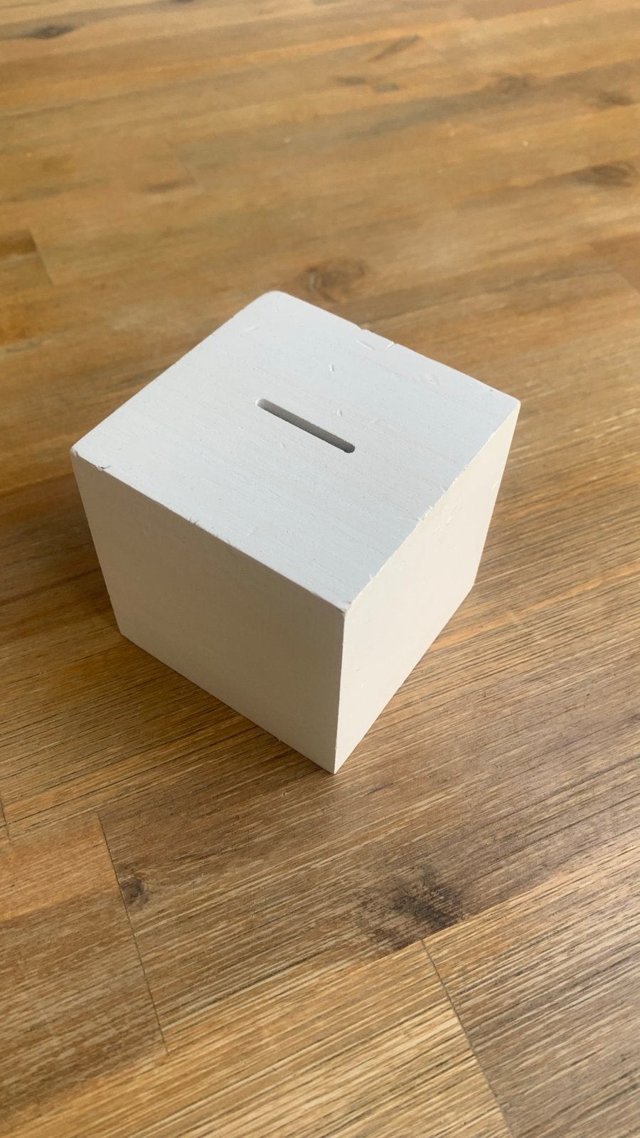 Kleine witte houten spaarpot - kubusvormig, Ophalen of Verzenden, Gebruikt, Hout, Overige thema's