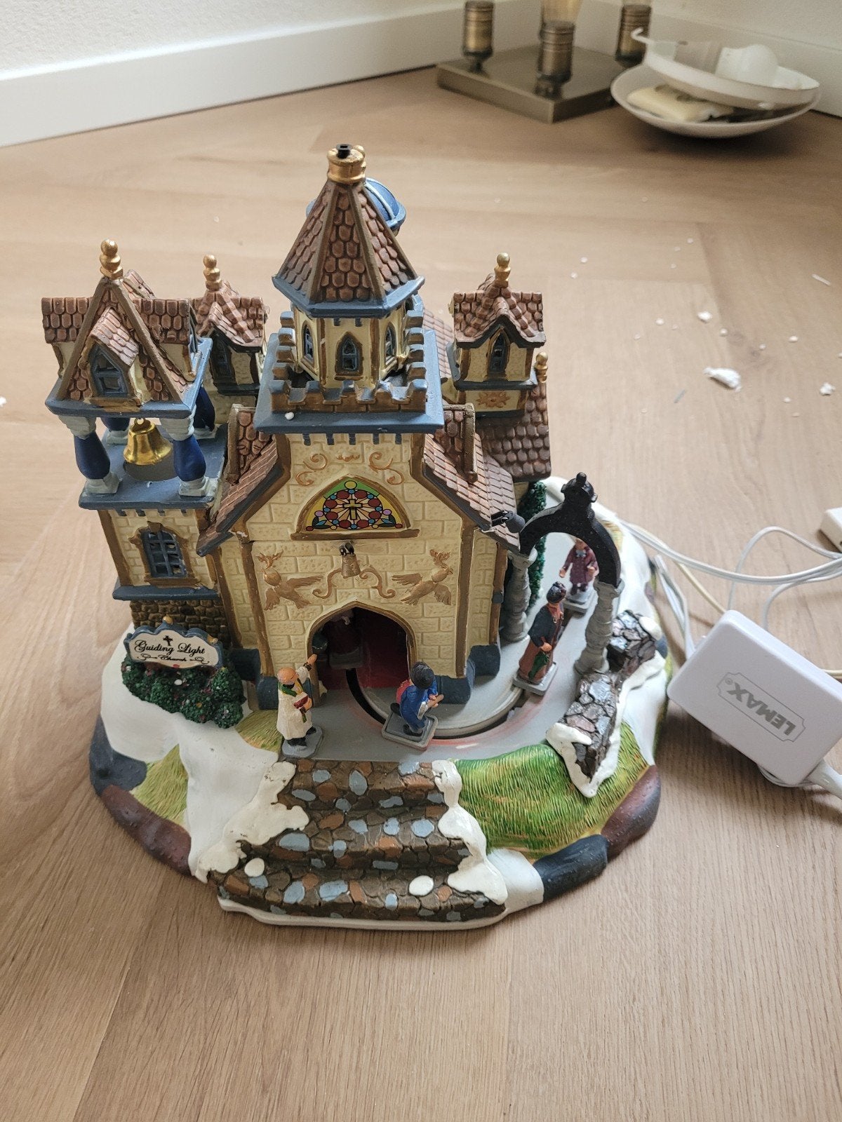 kerst huisje met licht, bewegende delen en geluid. adapter, Diversen, Kerst, Ophalen, Zo goed als nieuw