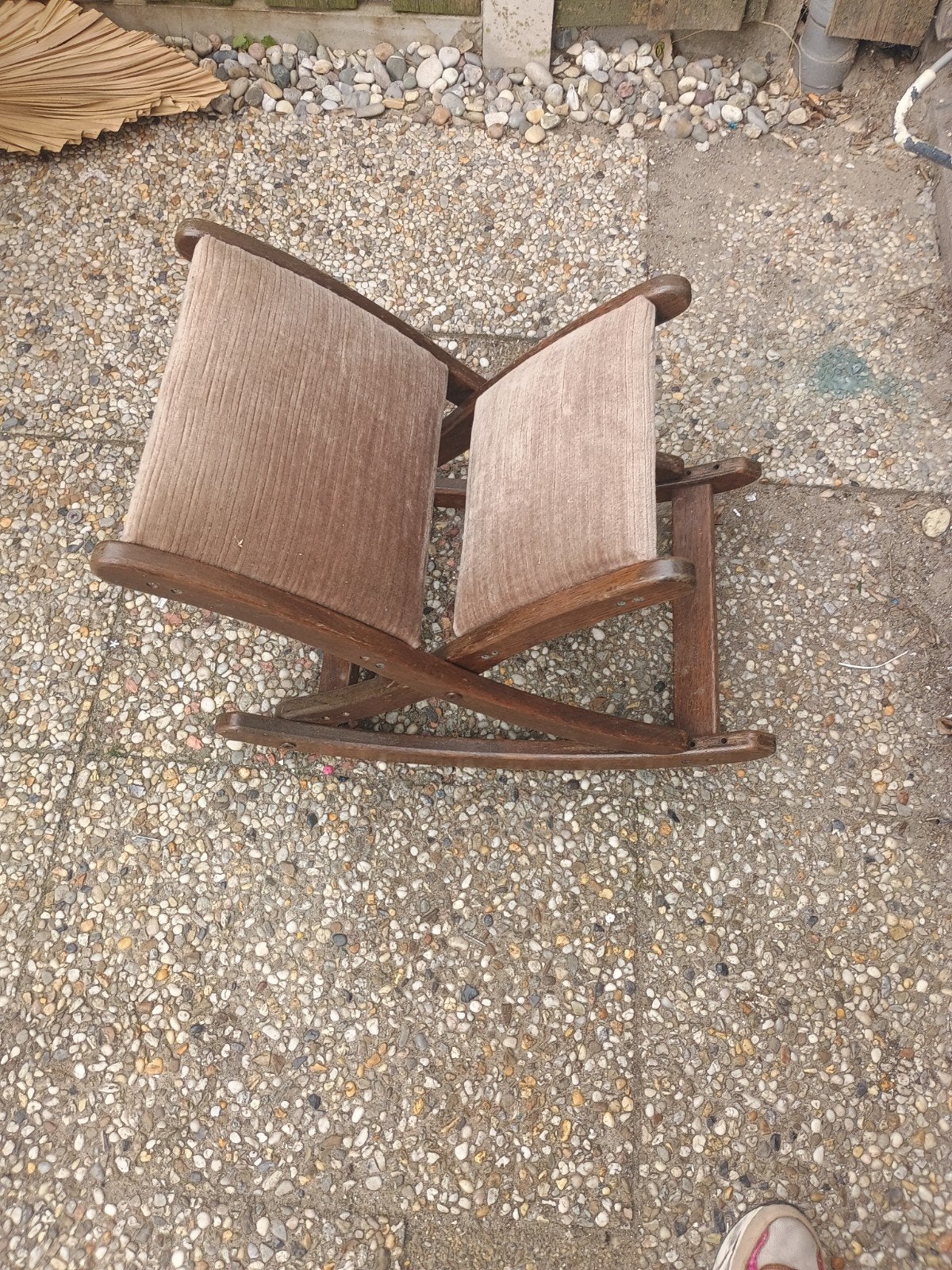 Vintage houten schommelstoel met stoffen bekleding, Antiek en Kunst, Ophalen of Verzenden