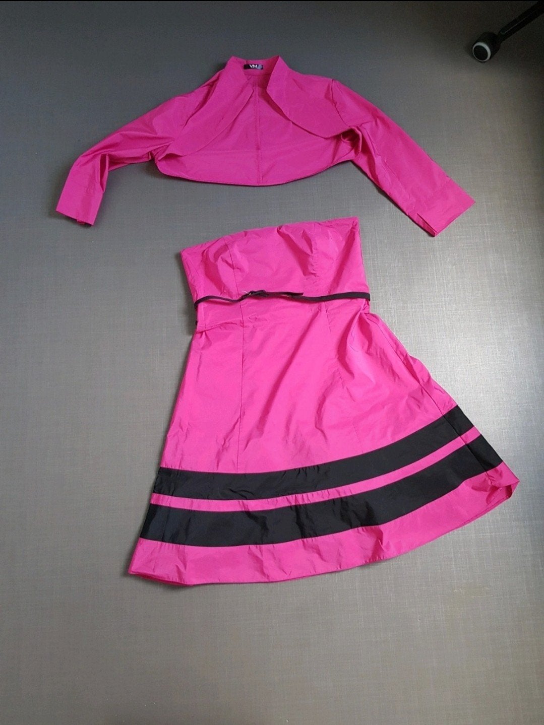 Roze strapless feestjurk Vera Mont
Maat M / 38, Maat 38/40 (M), Cocktailjurk, Ophalen of Verzenden, Zo goed als nieuw