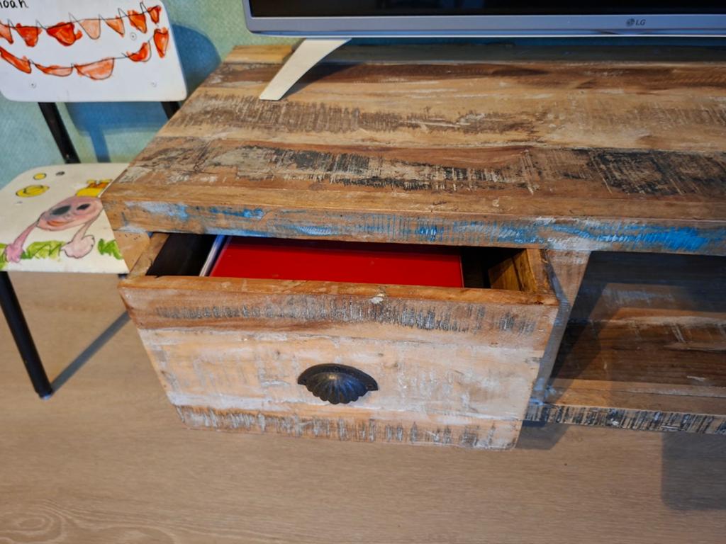 Televisiemeubel gemaakt van sloophout, Ophalen, 100 tot 150 cm, Vintage, Zo goed als nieuw