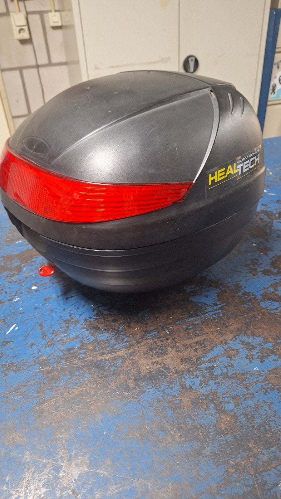 Te koop koffer voor motor of scooter., Ophalen