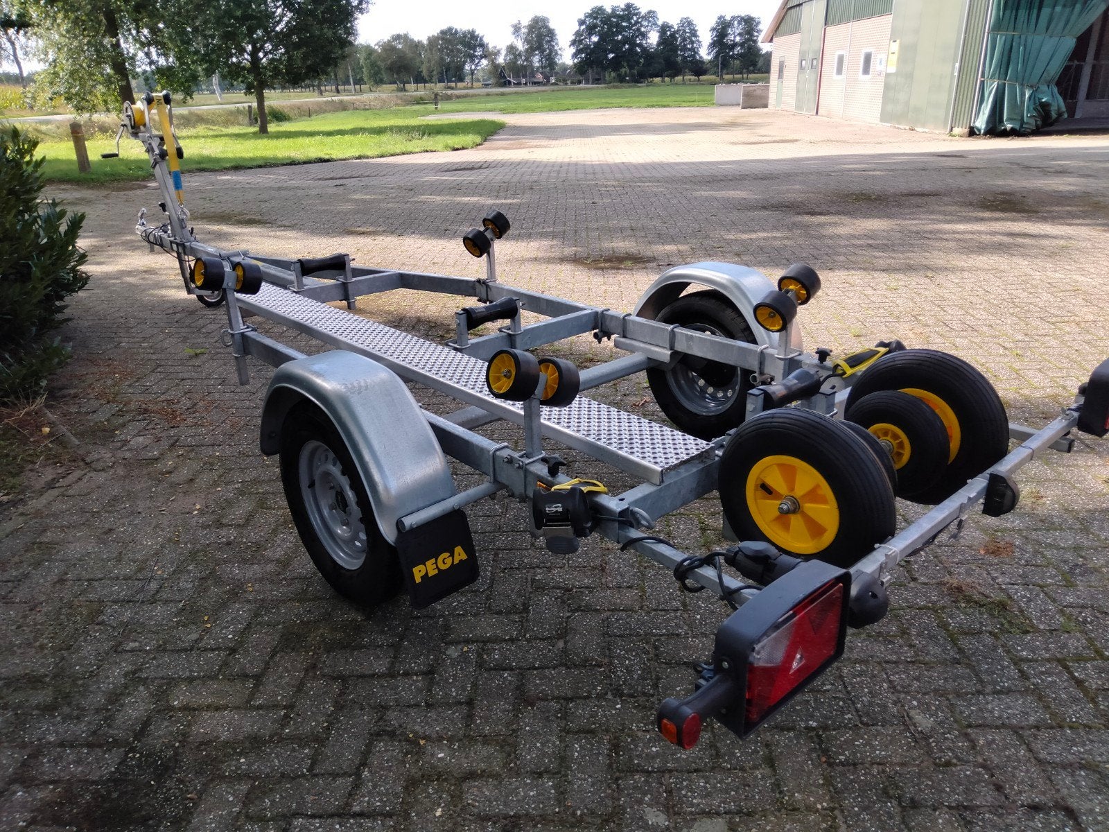 Pega SH750 Euroliner boottrailer BJ 2021, Watersport en Boten, Ophalen, Minder dan 1500 kg, Verstelbare verlichting, Sloepentrailer