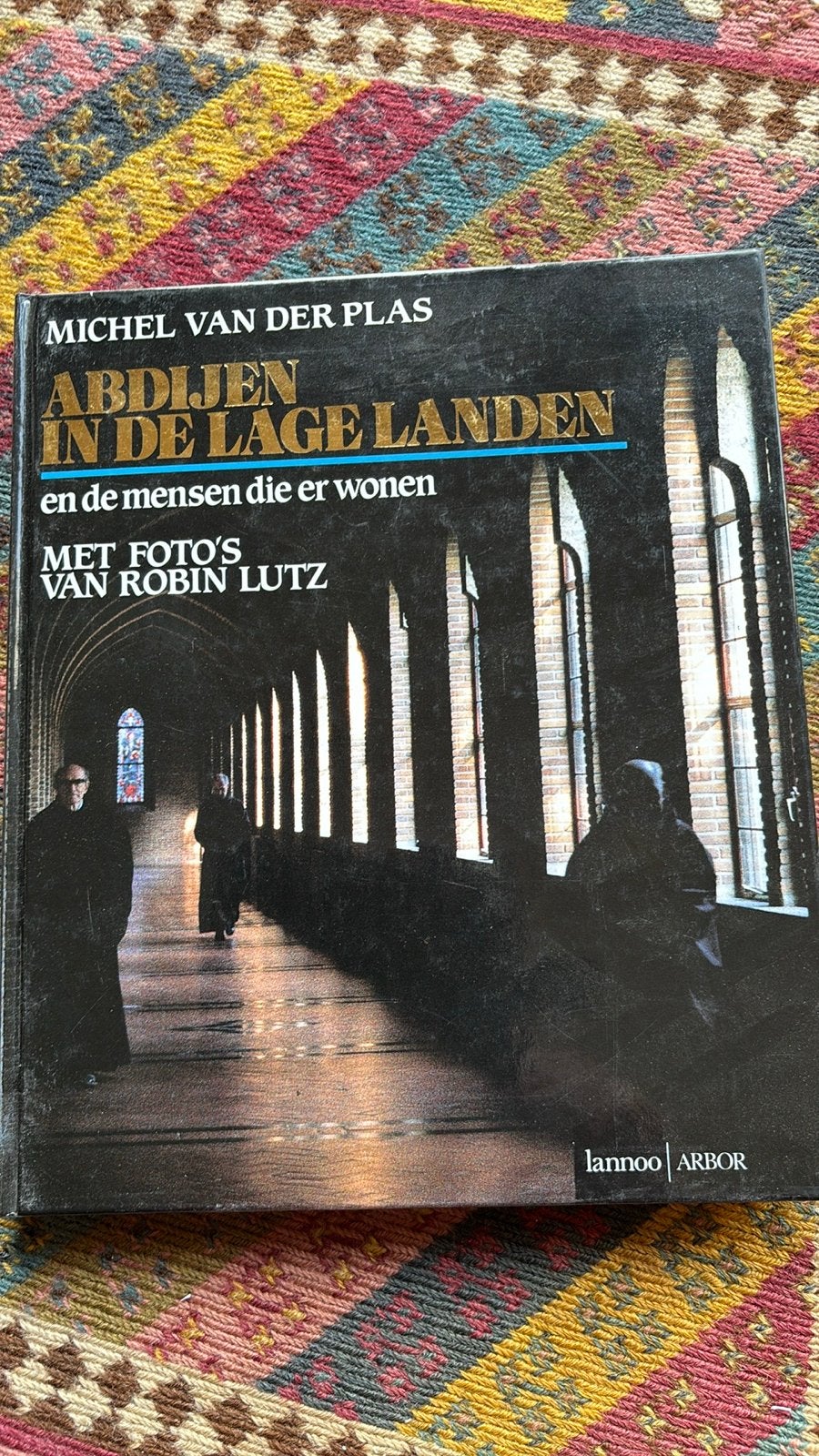 Abdijen in de Lage Landen - Michel van der Plas, Ophalen of Verzenden, Zo goed als nieuw, Christendom | Katholiek