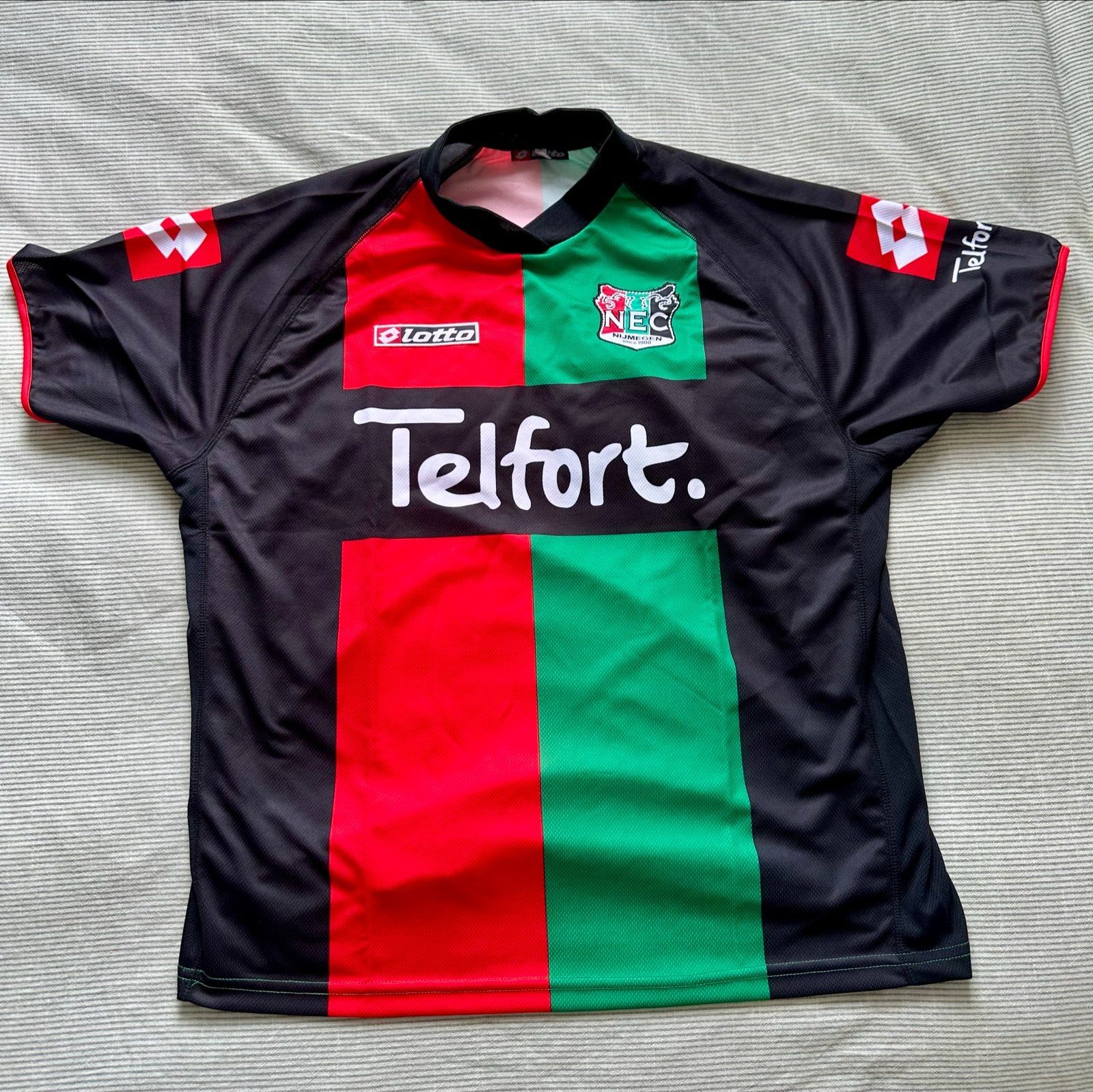NEC Nijmegen Voetbalshirt 2005/2006 Maat L - Lotto, Ophalen of Verzenden, Zo goed als nieuw, Overige binnenlandse clubs, Shirt