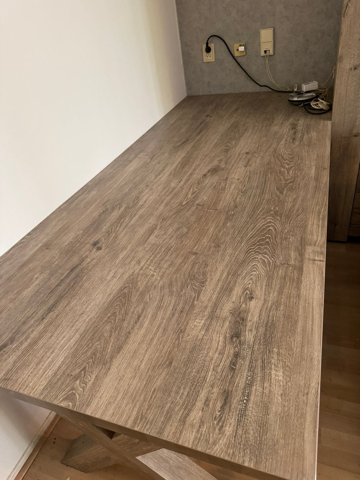 Grote houten bureau-/werktafel te koop, Huis en Inrichting, Bureaus, Ophalen, Zo goed als nieuw, Hout, Bureau-kast combinatie