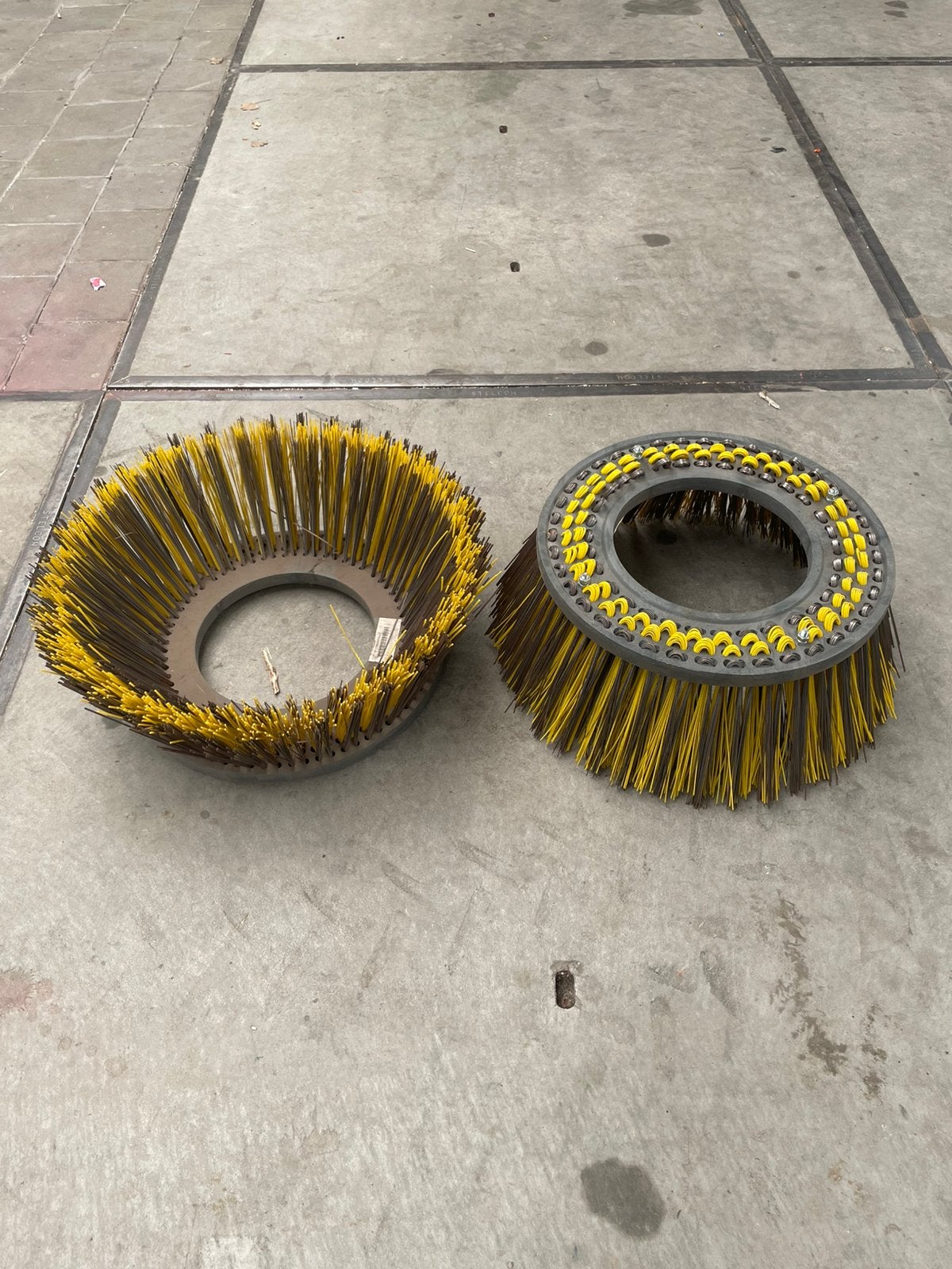 2 nieuwe veegmachine borstels, Ophalen, Nieuw, ?, ?