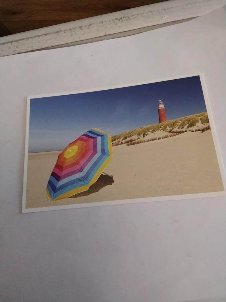 PARASOL OP STRAND. BIJ VUURTOREN, Ophalen of Verzenden
