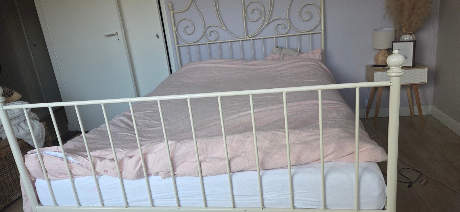 Metalen bedframe 140x200 cm, crème/wit, Huis en Inrichting, Slaapkamer | Bedden, Gebruikt, Tweepersoons, Metaal, 140 cm