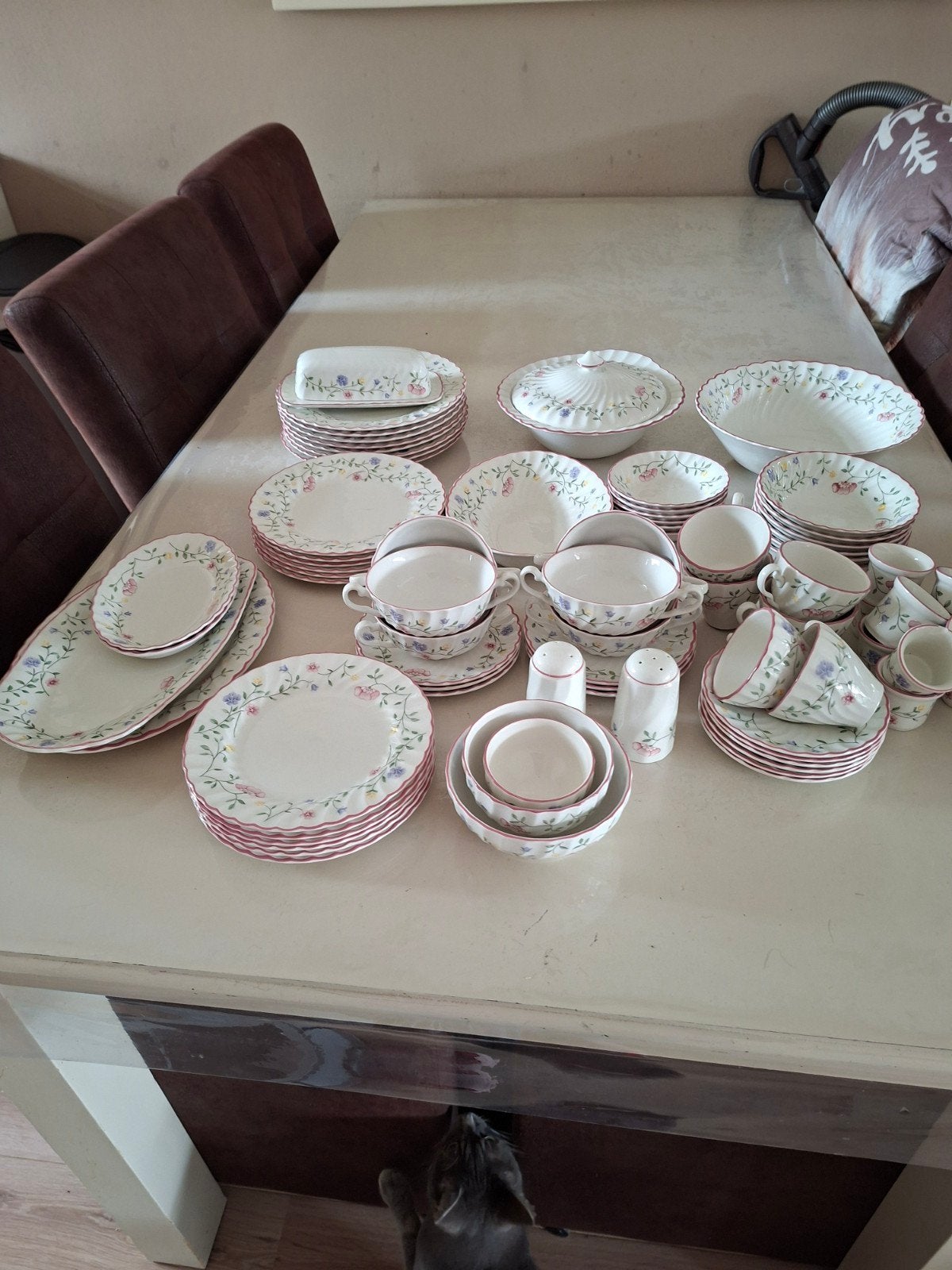 compleet 6 persoons servies van johnson bross Summer Chintz, Huis en Inrichting, Ophalen, Vintage, Zo goed als nieuw, Porselein