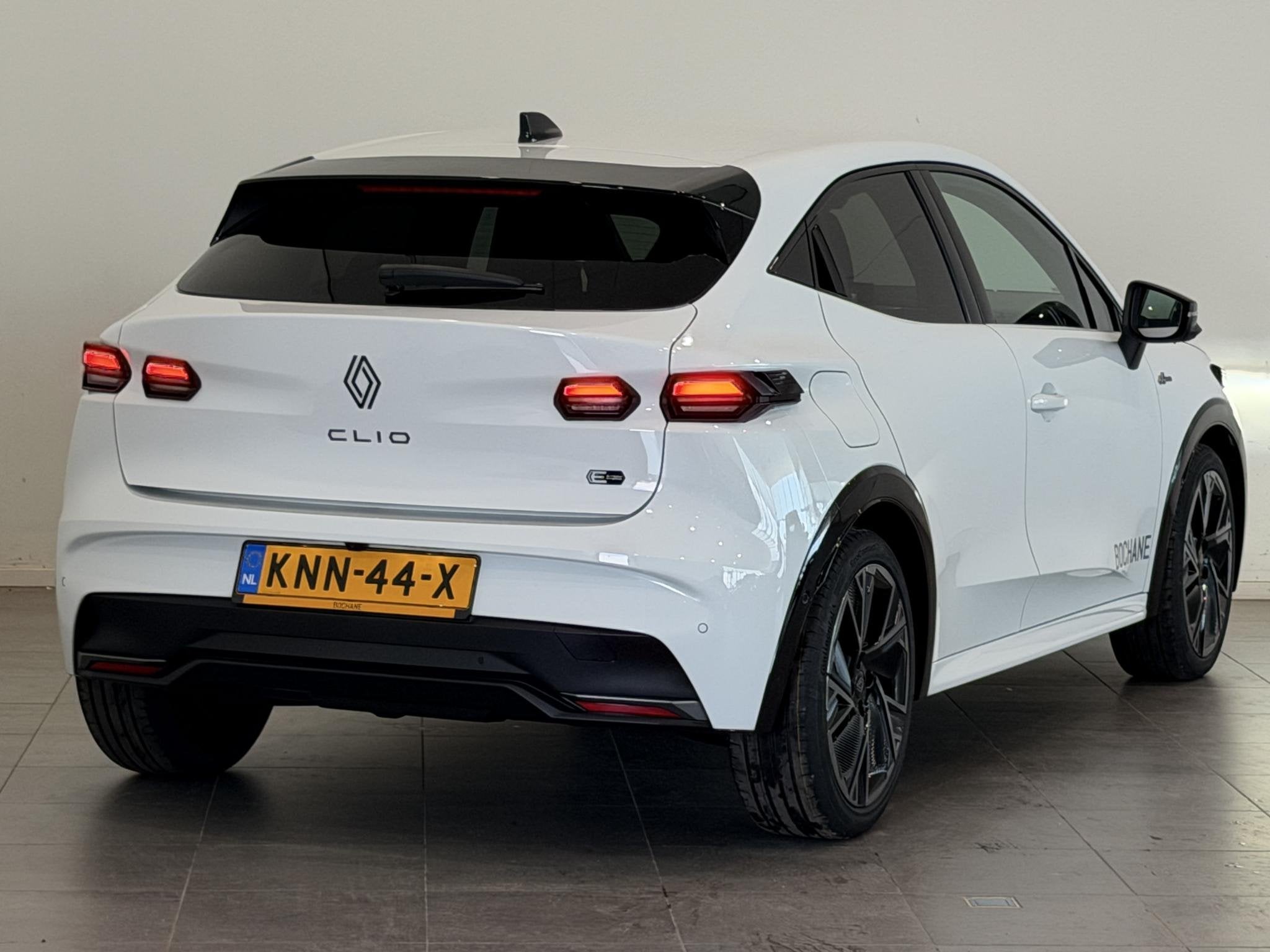 Renault Clio 1.8 Hybrid 160 esprit Alpine | Demo | Camera |, 4 cilinders, Met garantie (alle), Wit, Origineel Nederlands