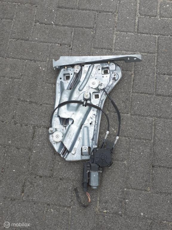 Raammechanisme  L A Renault Megane CC II '03-'09 8201010933, Gebruikt, Renault, Ophalen of Verzenden, Renault