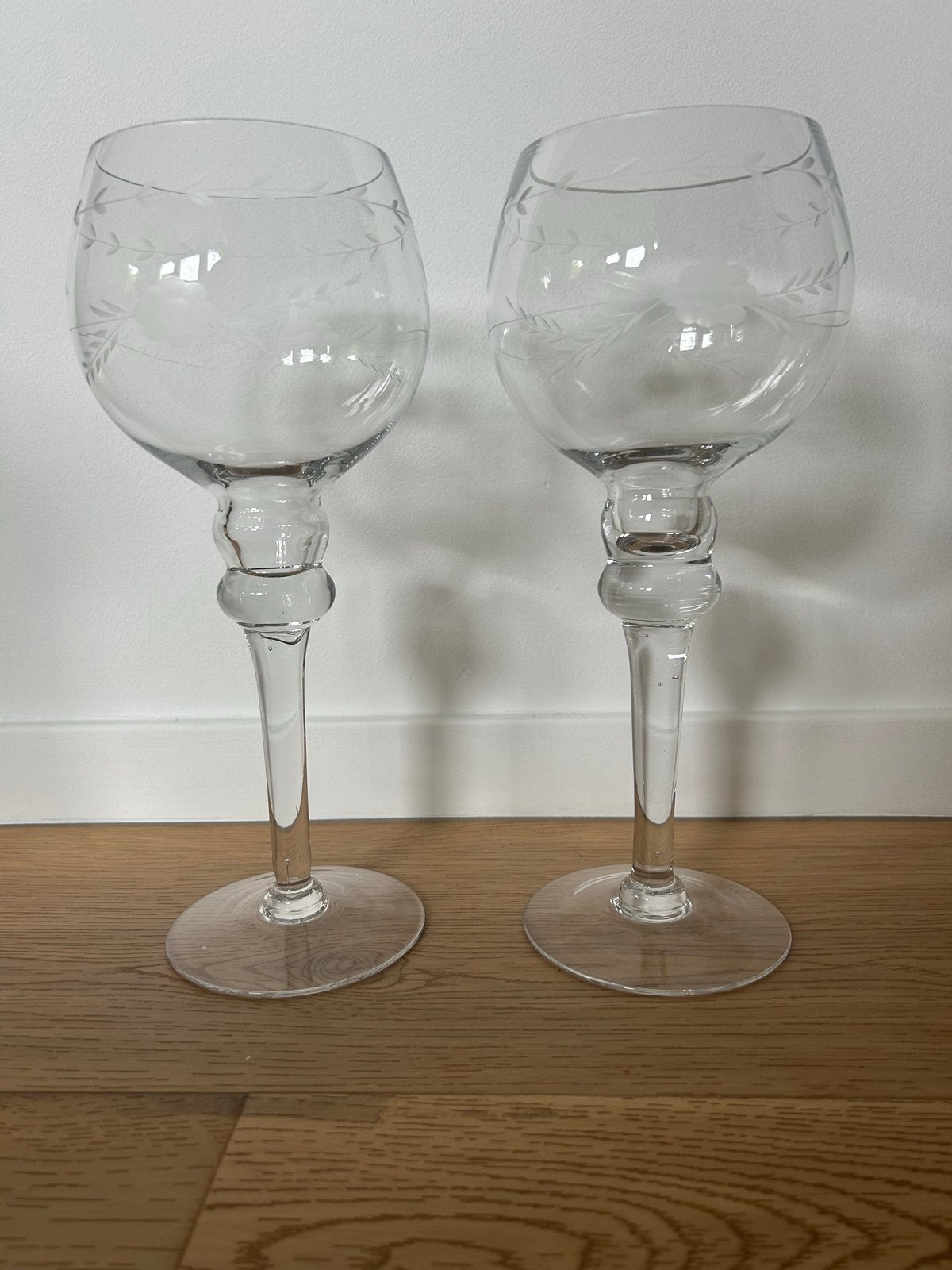 Set van 2 siervazen met gegraveerd bloemmotief, Ophalen of Verzenden