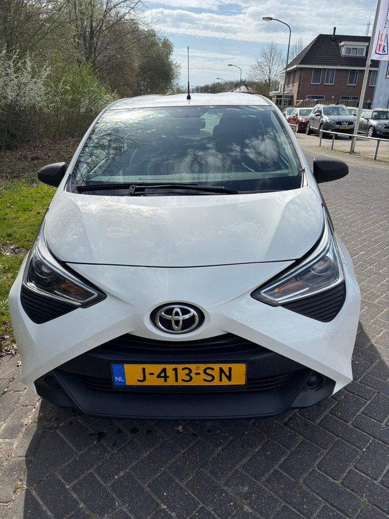 Toyota Aygo 1.0 VVT-i x-fun | Dealer onderh | Airco | NAP, Auto's, Voorwielaandrijving, Gebruikt, Euro 6, 4 stoelen