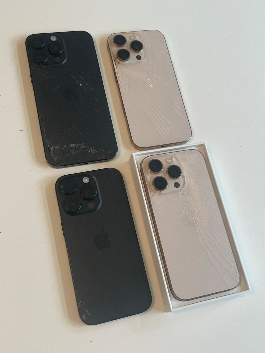 Partij Beschadigde Iphones: 16 Pro’s en 16 Pro Max, Ophalen of Verzenden, Zo goed als nieuw, Goud, 256 GB