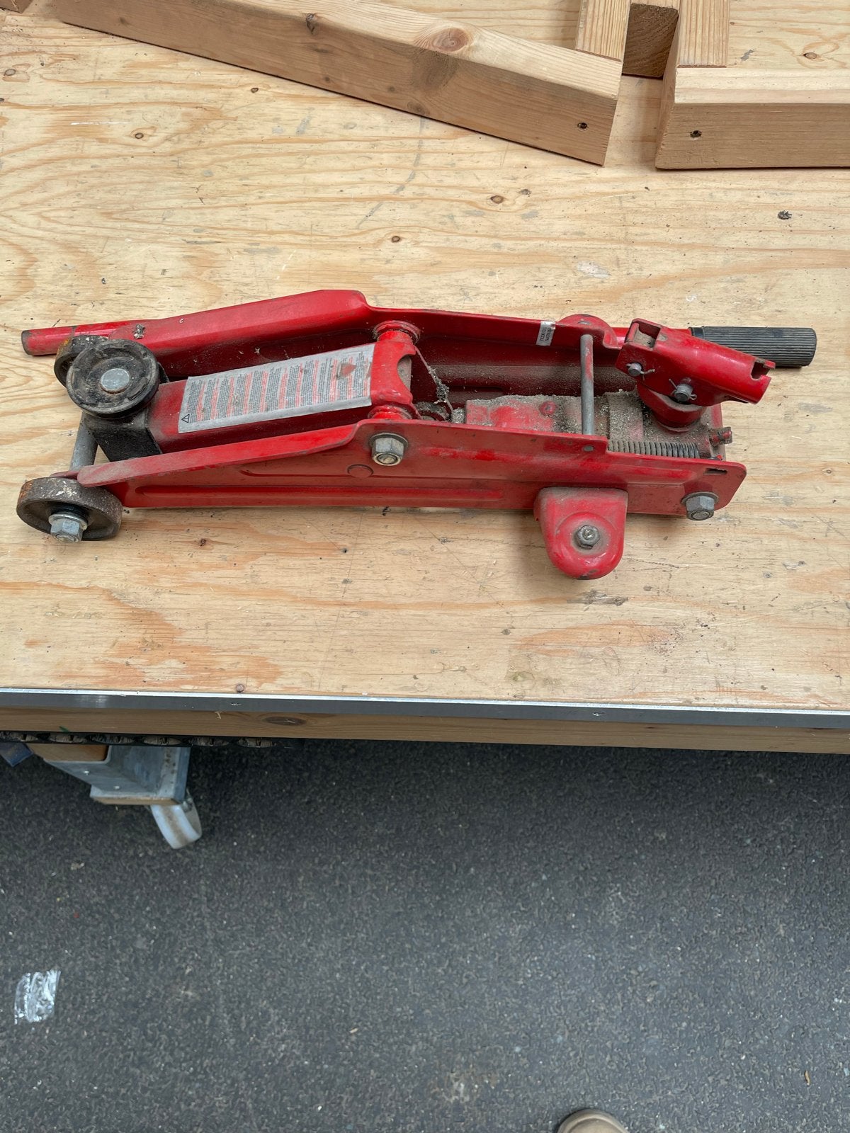 Gebruikte rode garagekrik - Hydraulisch, Auto diversen, Krikken, Gebruikt, Garagekrik, Hydraulisch, Ophalen
