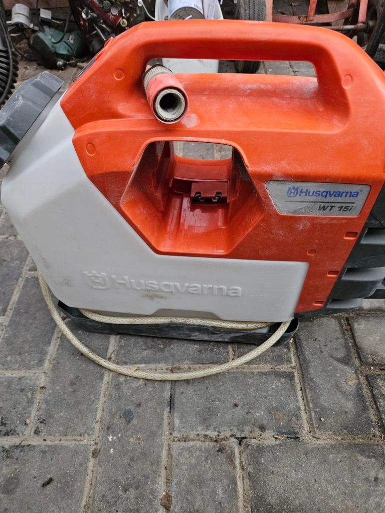 Husqvarna Accu Watertank WT 15i - Draagbare Wateroplossing, Ophalen, Gebruikt, Accu, Overige typen