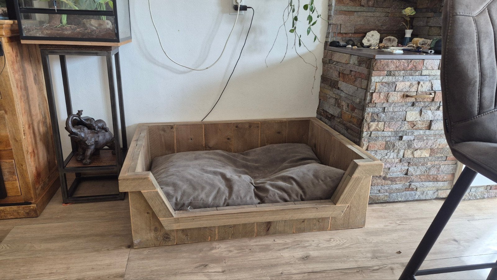 Steigerhouten hondenmand, Ophalen, Gebruikt, Overige