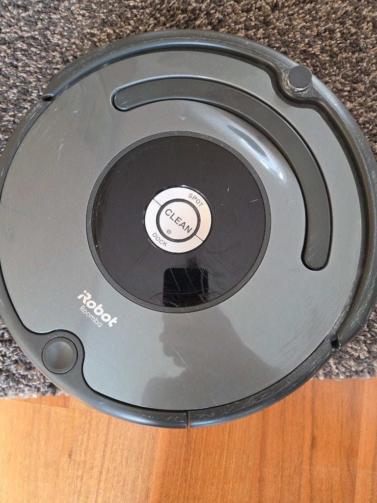 Irobot roomba 676, Witgoed en Apparatuur, Stofzuigers, Gebruikt, Robotstofzuiger, iRobot, 1200 tot 1600 watt, Draadloos, Geschikt voor harde vloeren