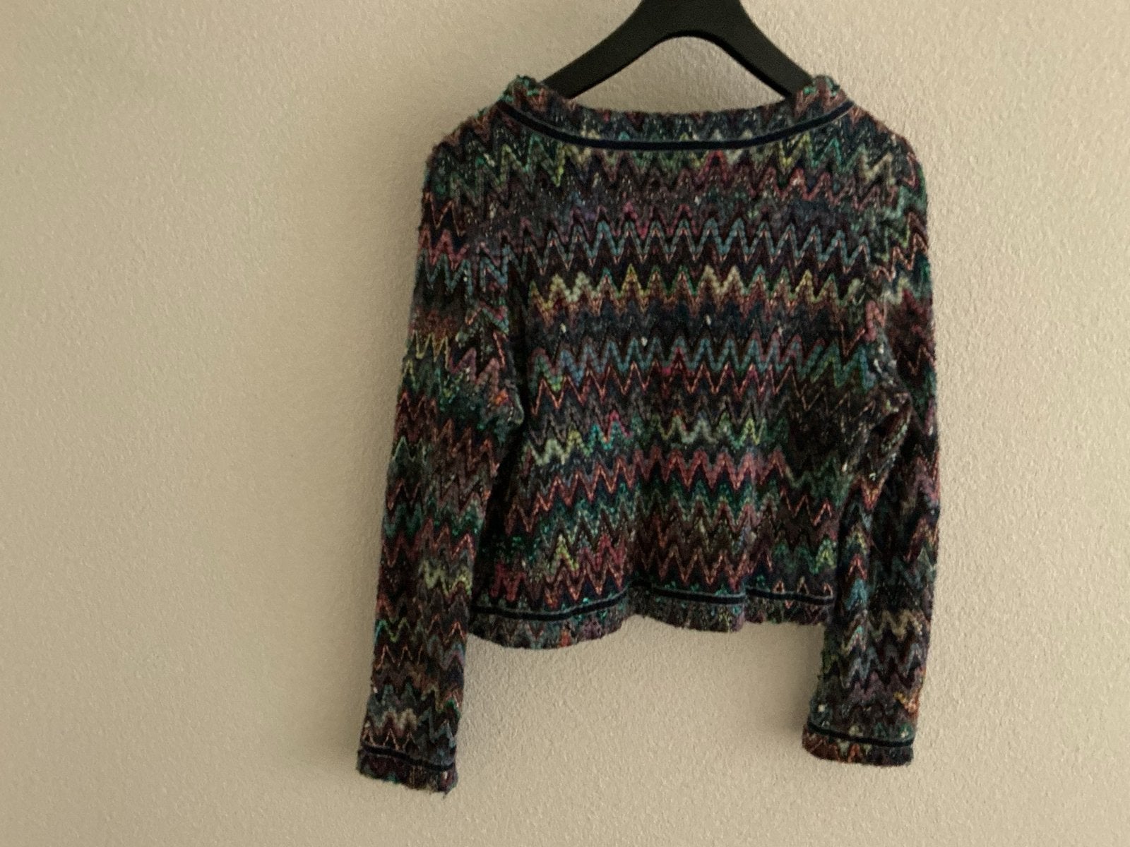 Kleurrijk jasje met satijnen bies - Maat 36, Kleding | Dames, Jasjes, Kostuums en Pakken, Ophalen, Zo goed als nieuw, Maat 36 (S)