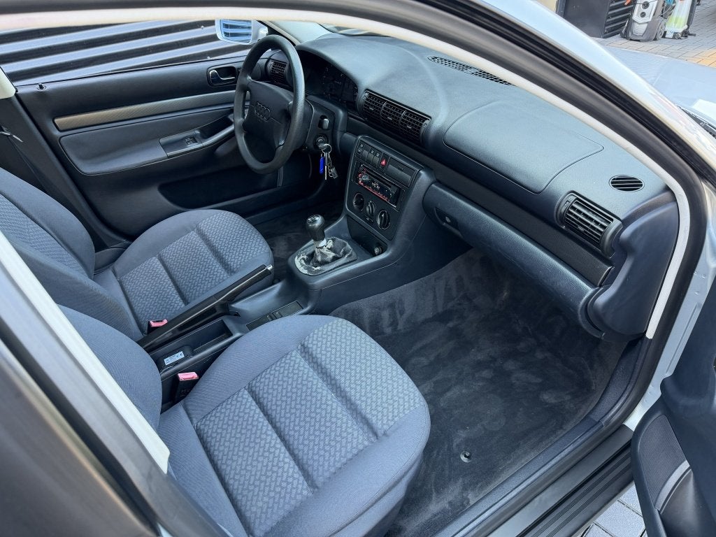 Audi A4 Limousine 1.6 GRIJS| 1996| ZEER NETJES| APK| 149DKM, foto 11
