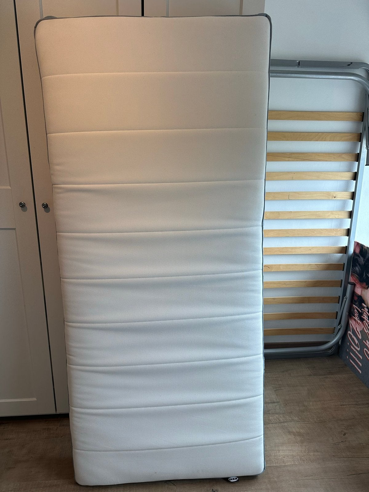 Twee IKEA Bedbodem en nieuw Matras (90x200 cm) inklapbaar, Ophalen, 90 cm, Eenpersoons, Nieuw
