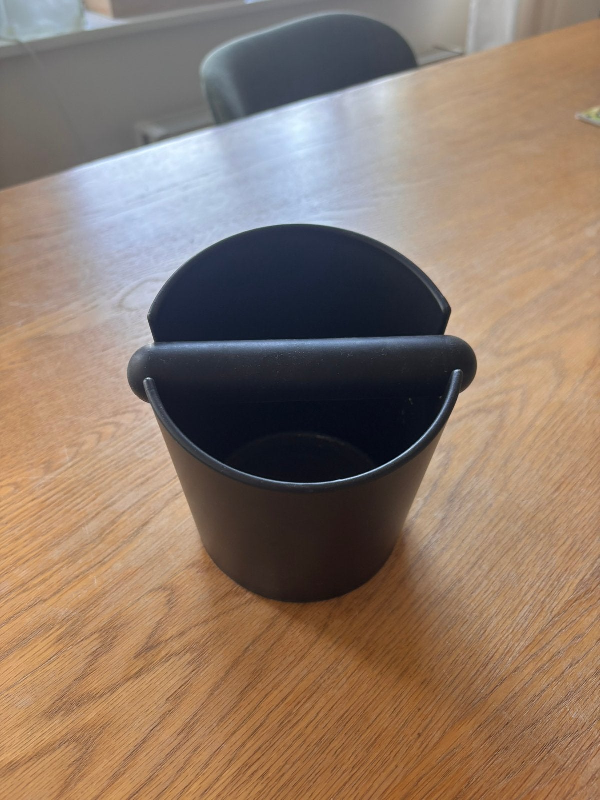Uitklopbak koffie zwart, Ophalen, Zo goed als nieuw