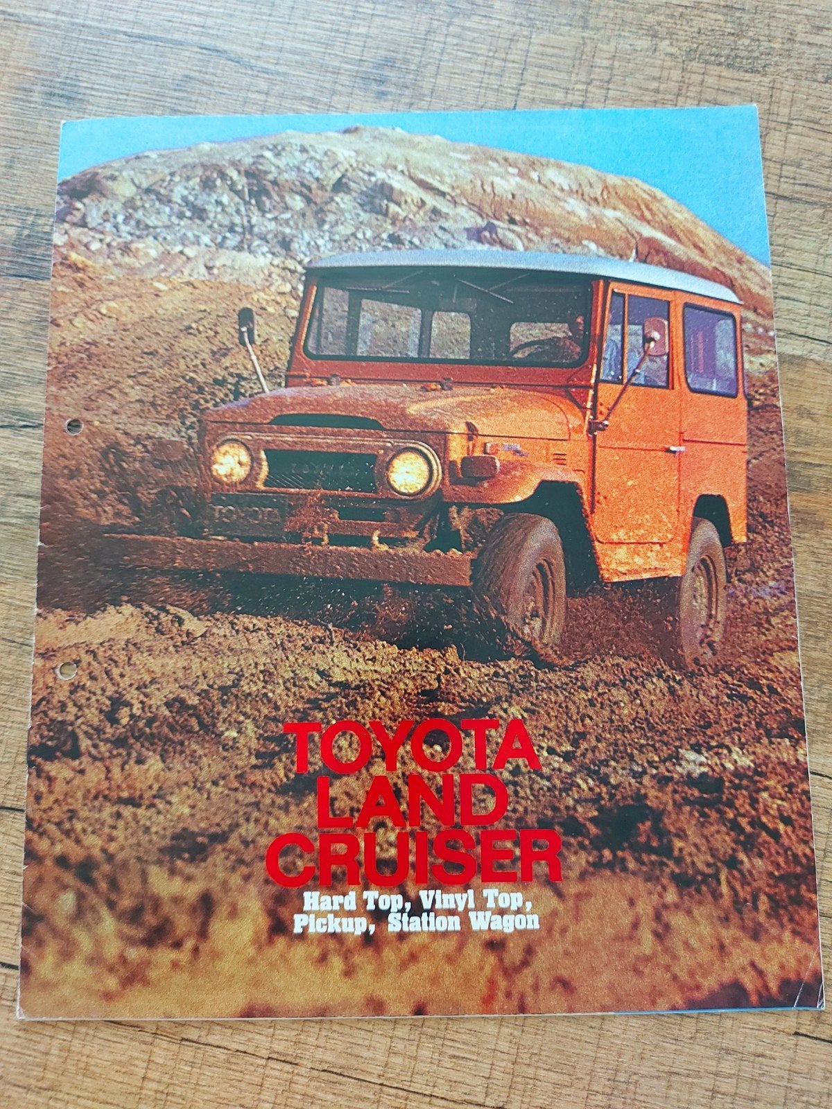 Toyota Landcruiser oude folder o.a. station - pick up, Ophalen of Verzenden, Zo goed als nieuw, Toyota