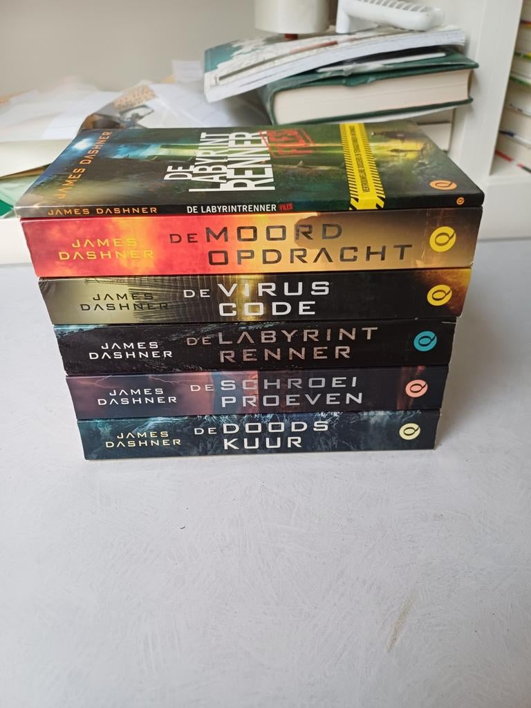 Labyrint renner complete serie, Boeken, Ophalen of Verzenden, Gelezen, James Dashner