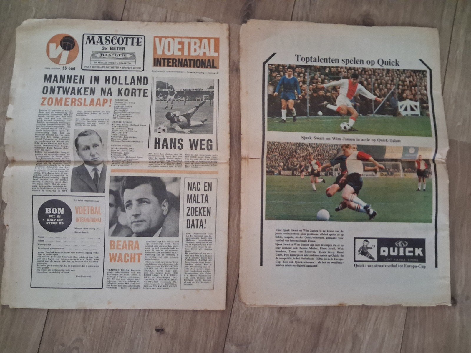 2 oude Voetbal International tijdschriften, o.a. Ajax Cruyff, Ophalen of Verzenden, Gelezen, Sport en Vrije tijd