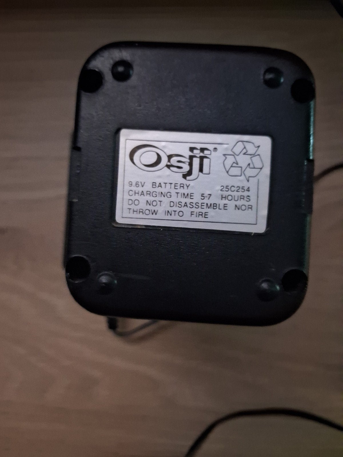 Osji 9.6V Batterij en Oplader Set, Ophalen of Verzenden, Gebruikt