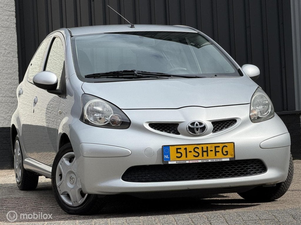 Toyota Aygo 1.0-12V +|NW APK|NAP|AUTOMAAT|ELEKRAMEN, Gebruikt, 4 stoelen, 68 pk, Origineel Nederlands