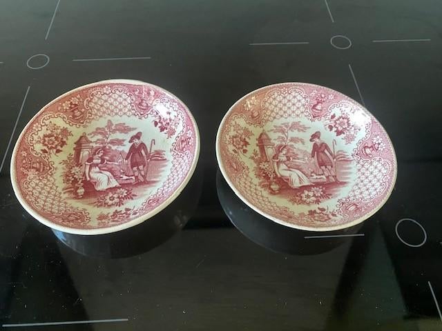 2 schaaltjes, Petrus Regout, samen € 20,-, Antiek en Kunst, Antiek | Keramiek en Aardewerk, Ophalen of Verzenden