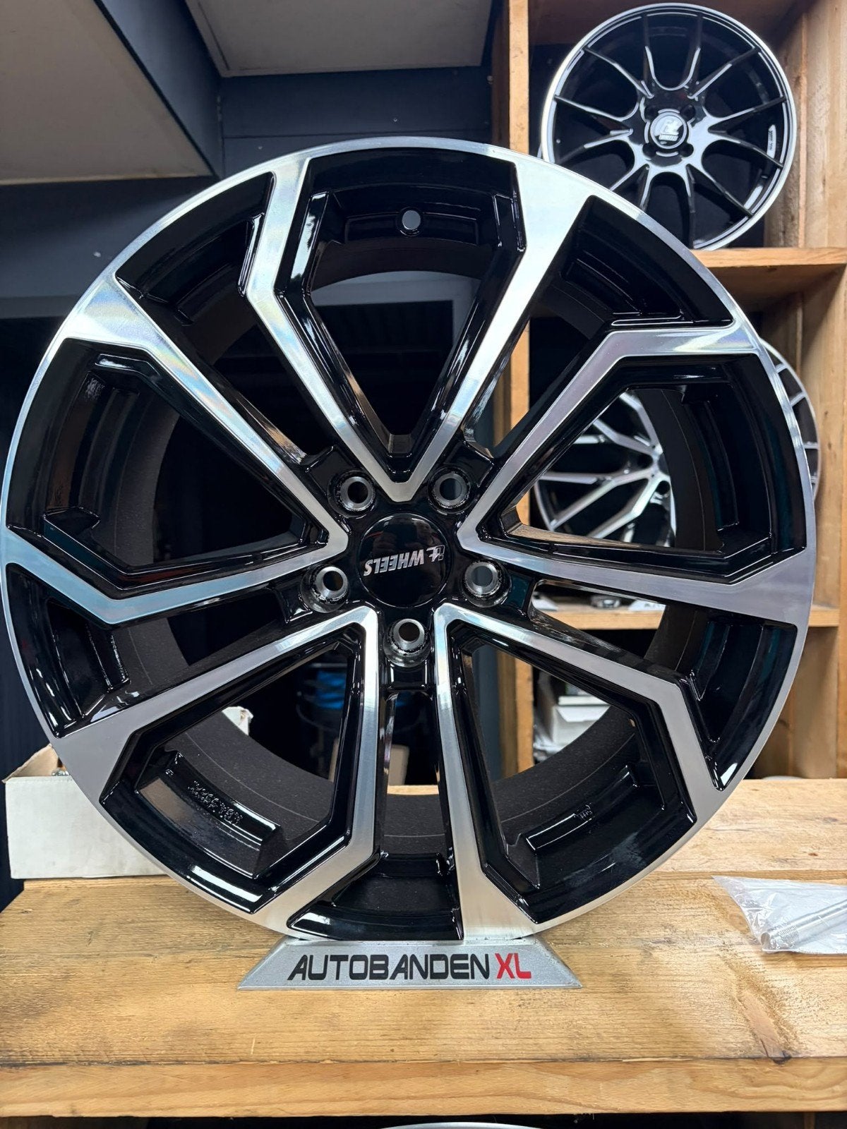 18 Inch Ford / Volvo Zwart gelakt gepolijst 5x108