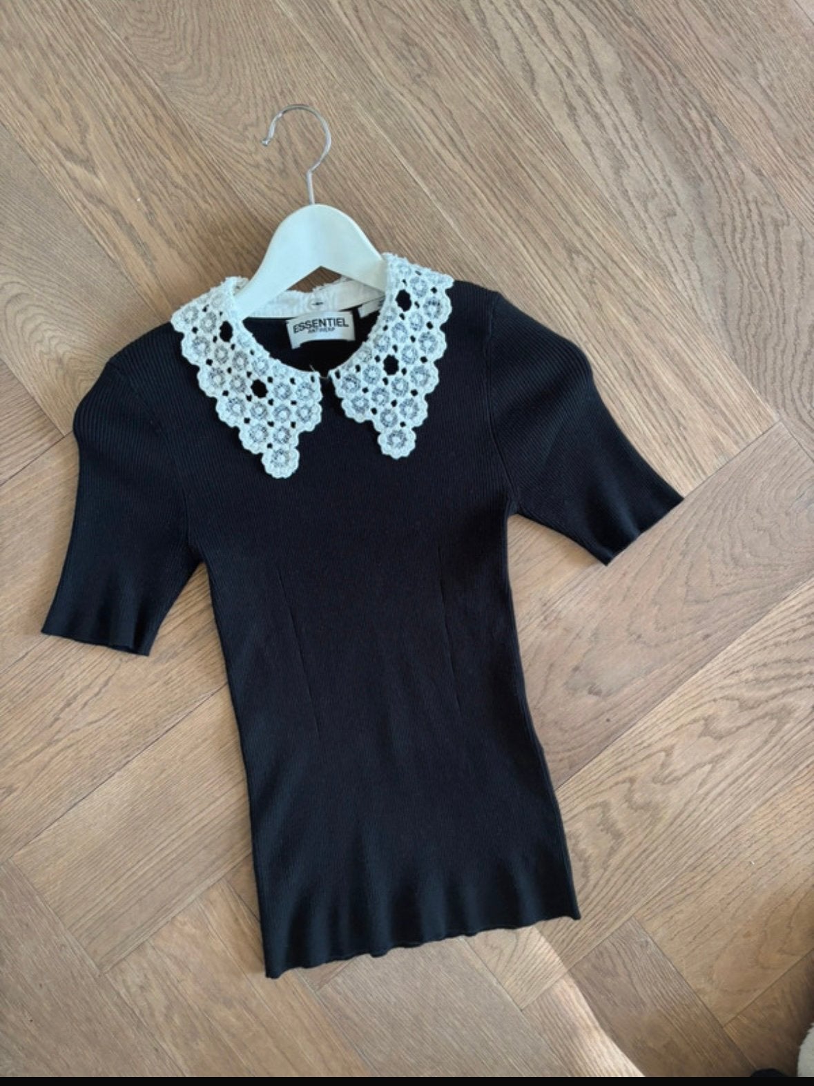 Top met afneembare kraag Essentiel antwerp xs, Zwart, Ophalen of Verzenden, Zo goed als nieuw, Korte mouw