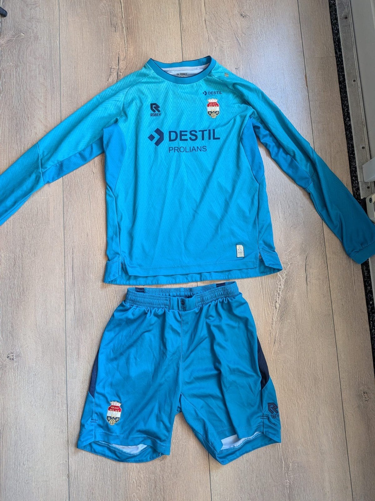 Willem II Voetbaltenue Maat 164 Lange Mouwen, Jongen of Meisje, Sport- of Zwemkleding, Ophalen of Verzenden, Zo goed als nieuw